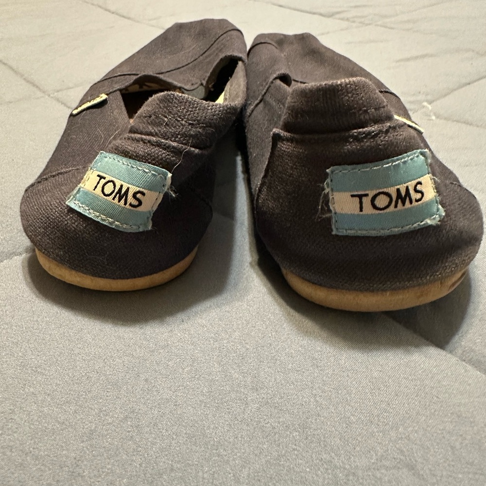 Toms slip on shoes